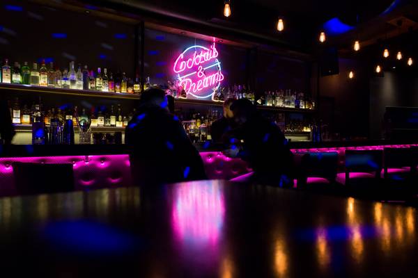 Cocktail bars