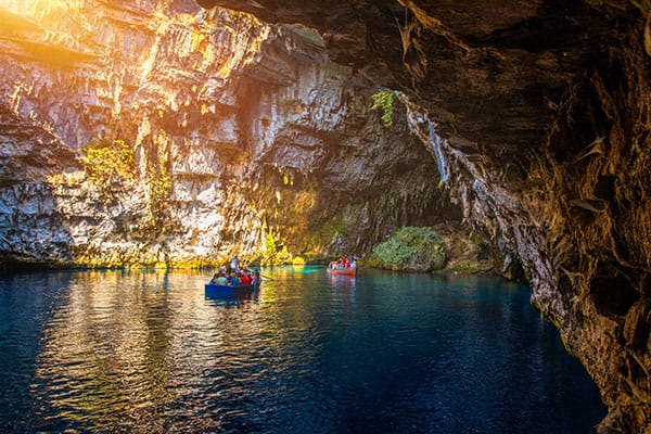De Melissani-grot op Kefalonia