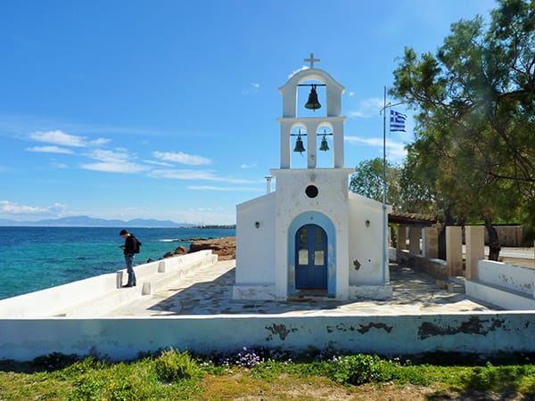 Het kerkje van Agios Nektarios aan de noordkust van Aegina